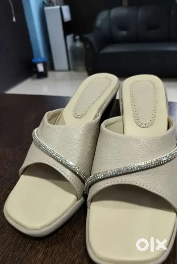 Sandal unused