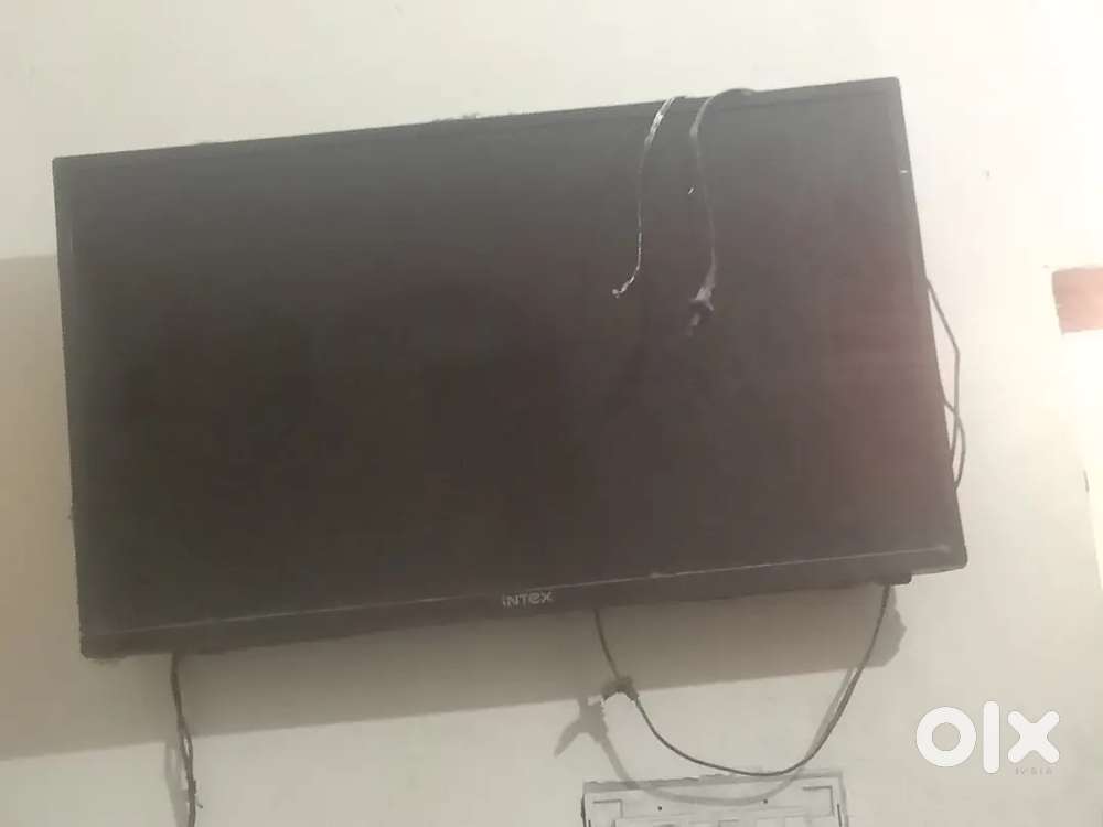 Brand_ INTEX  32inch but screen are damege but on condition