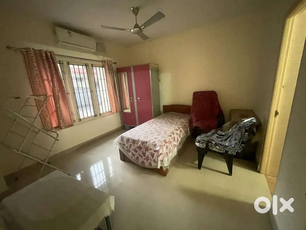 2 bhk semi furnished flat near nantoor