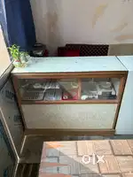 Jewellery shop counter