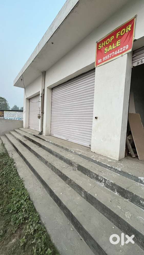 On road shops ,patwai road rampur