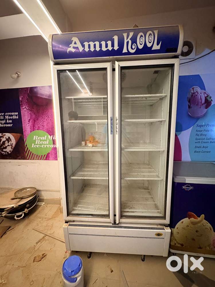 1000 ltrs visi cooler and 450 ltrs glass top deep freezer