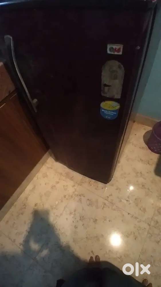 Lg single door fridge in average condition