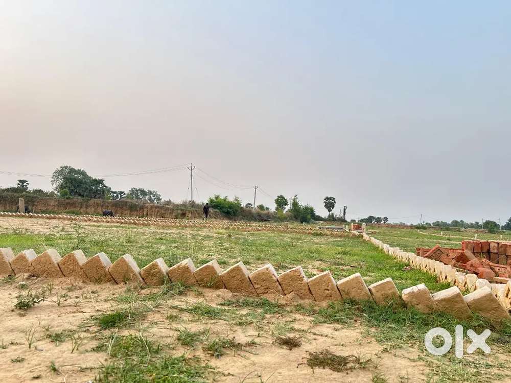 On Highway le society me plot