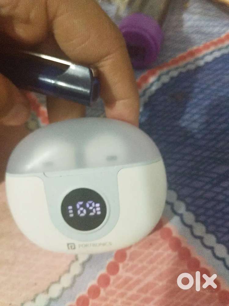 A PORTRONICS EARBUDS FOR SALE WITH TWS AND 20 HRS PLAYBACK