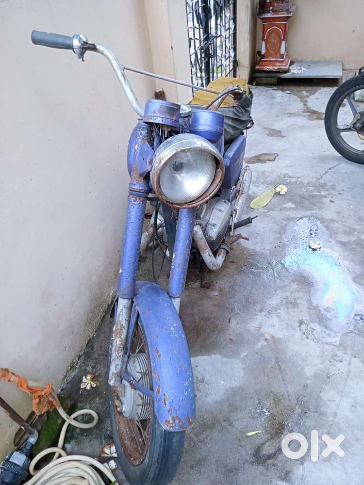 1983 mode Yezdi classic CL 2 available for sell