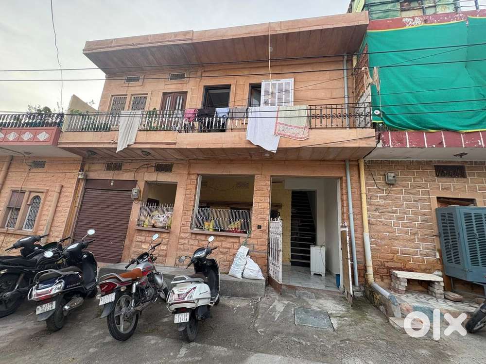 1 room 1 kitchen 1 let bath personl/ commen
