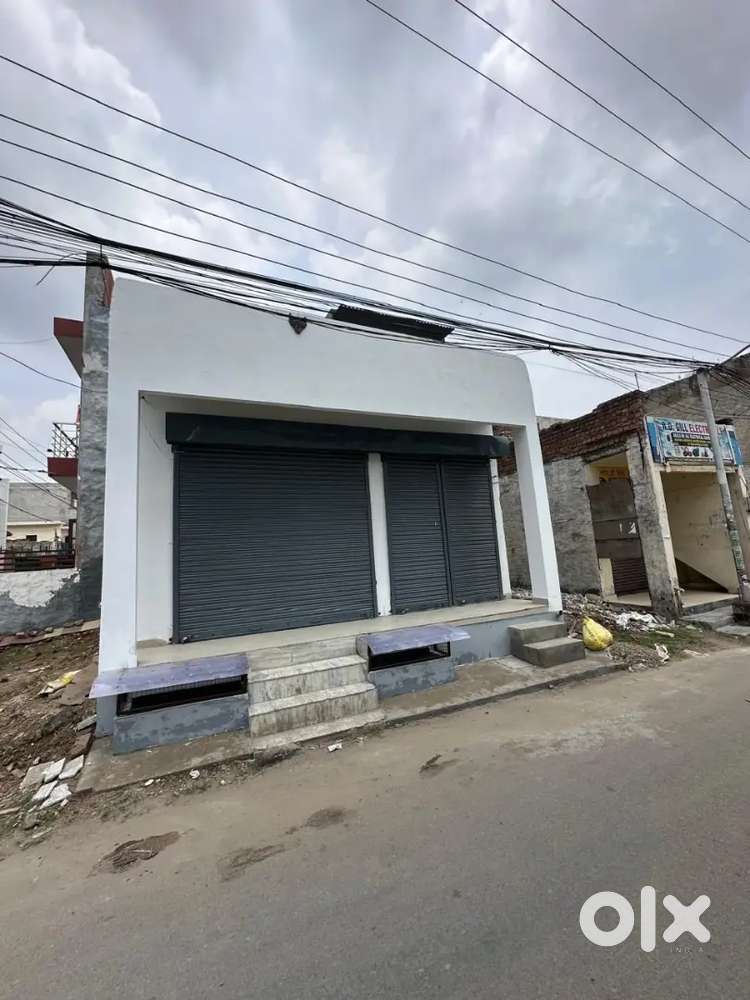 Shop with basement for sale in Kharar