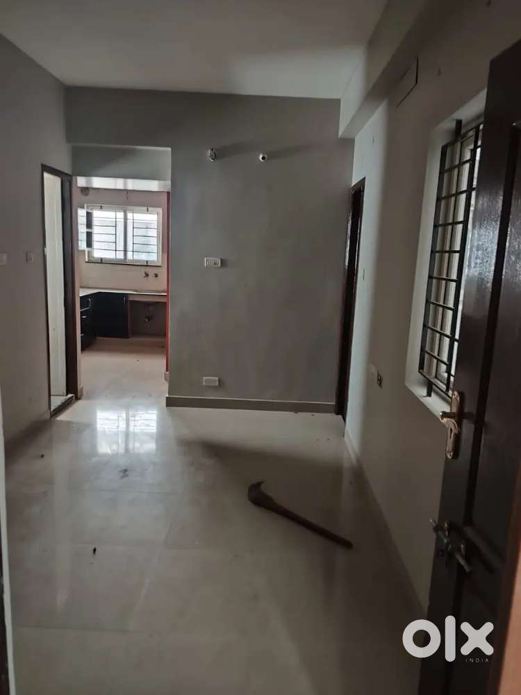 Prime 1BHK Apartment in Koyambedu– 550 Sq.Ft  Covered Car Parking