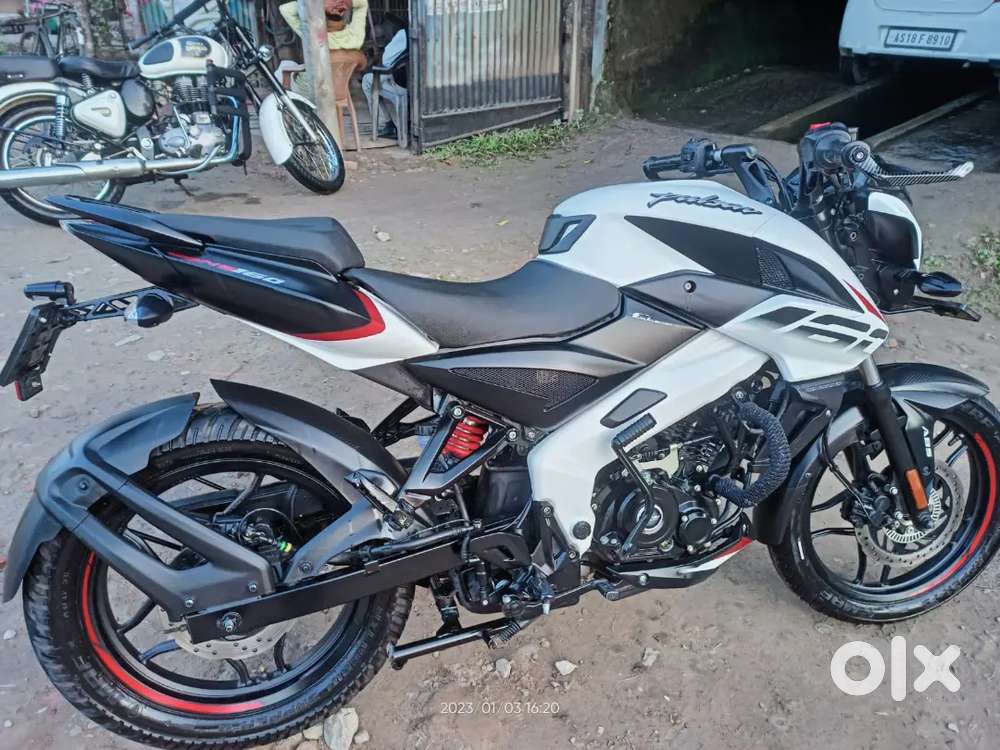 Single handed bike with non accidental