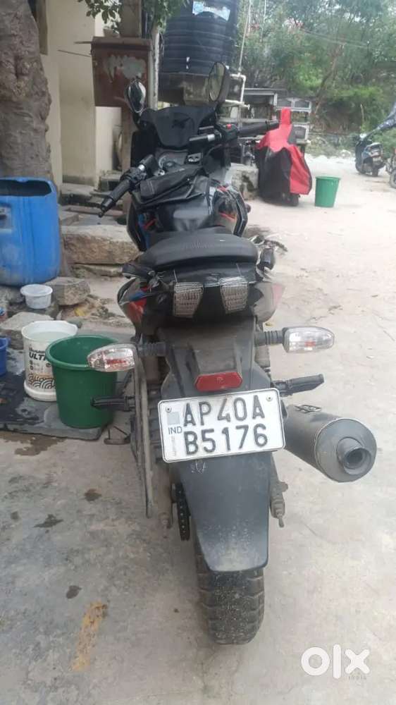Baja pulsar 220 F