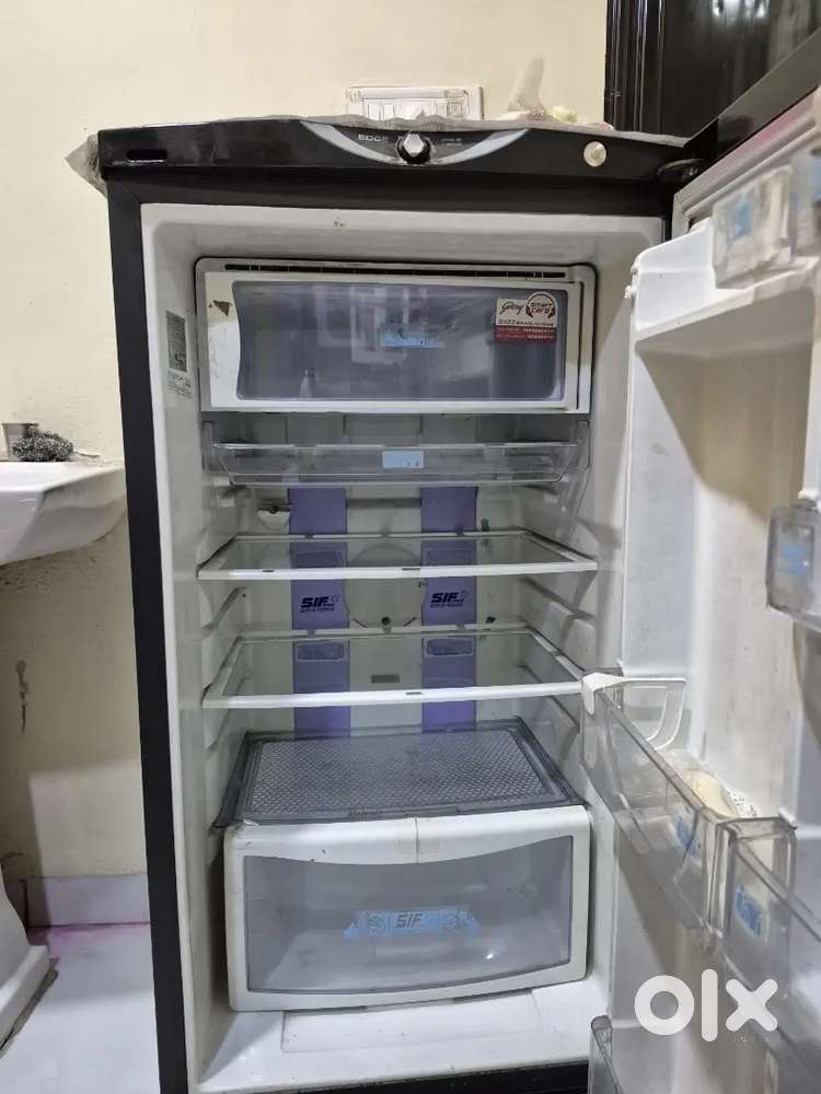 Fridge - 180L Godrej, Price - 4000