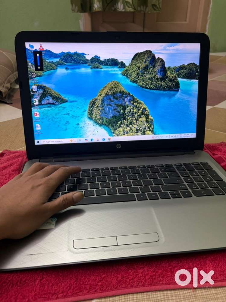 Hp core i3 5th gen 1TB hard disk 128 gb ssd new battery and charger