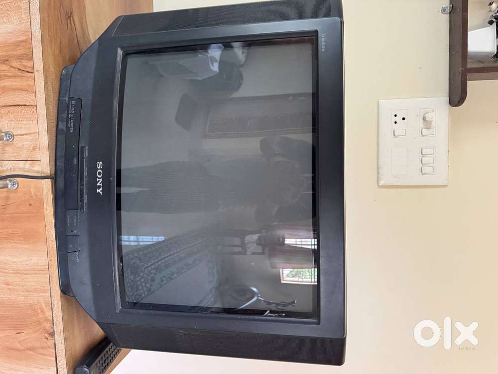 Sony CRT Color TV - only Rs1500