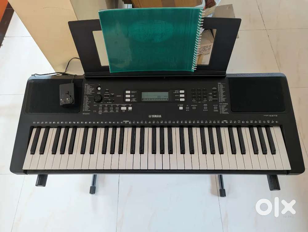 Yamaha PSE-E373 61- Key Keyboard  Organ  Piano