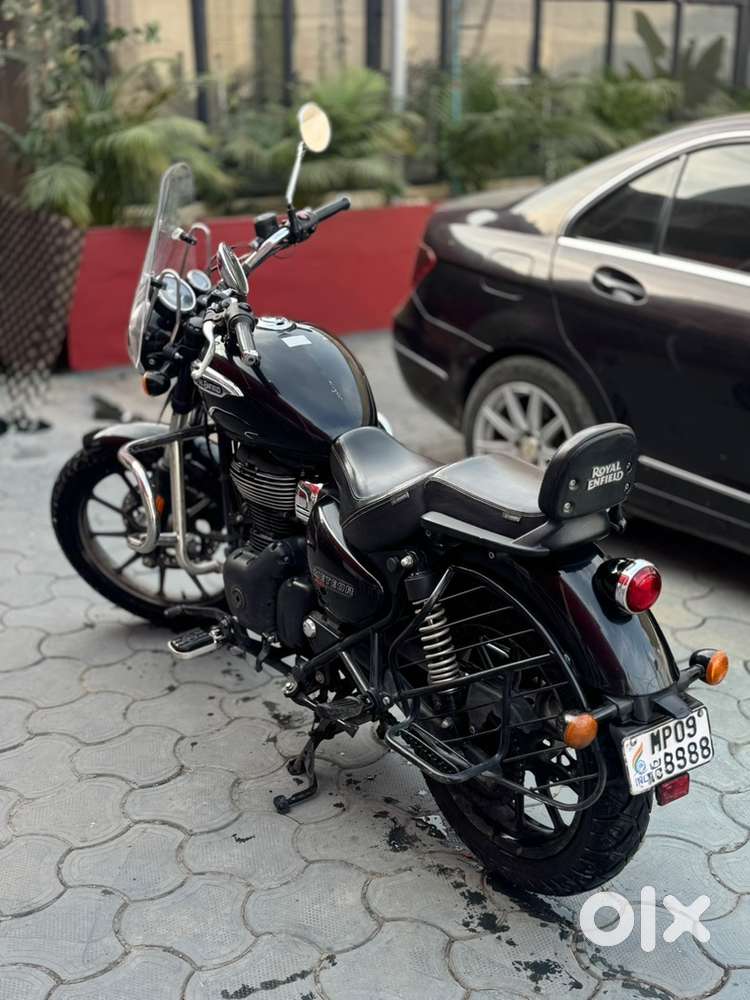Royal Enfield Meteor 350 fully equipped