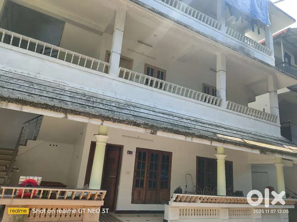 3BHK SEMI FURÑISHED INDEPENDENT HOUSE EDAPPALLY KALAMASSERY 24K