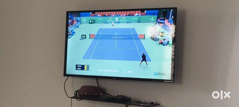 TCL TV 4O INCH GOOD CONDITION ONE YEAR OLD ONLY