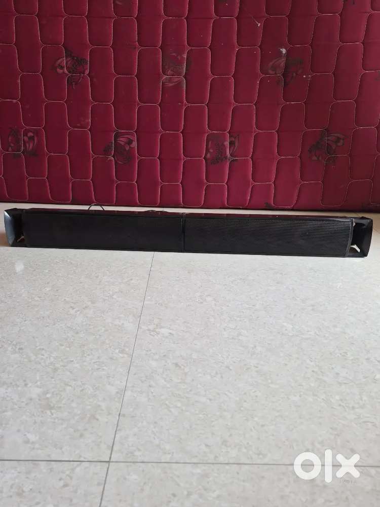 Philips sound bar with woofer