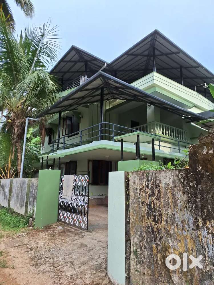 Spacious 3BHK for rent with car parking