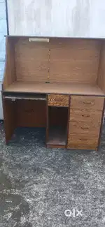 Computer tbl with four drawers