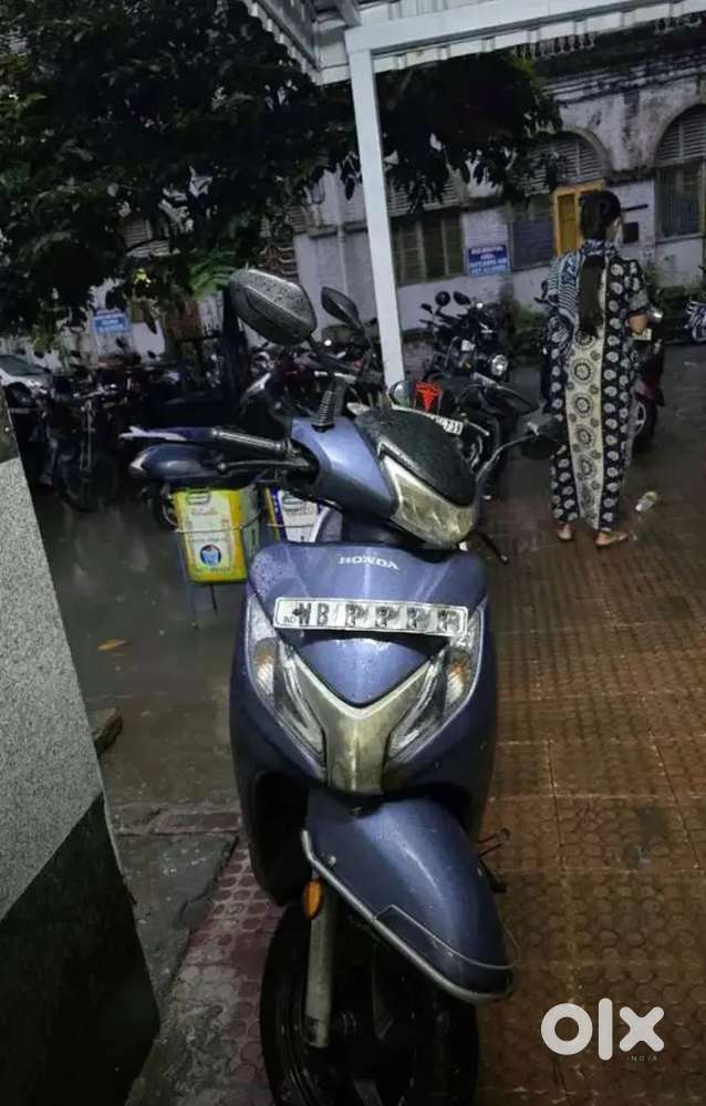 Activa 125 Deluxe 2017 December 31000 km only Good condition  Disc