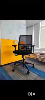 Refurbished netted office chair in excellent condition