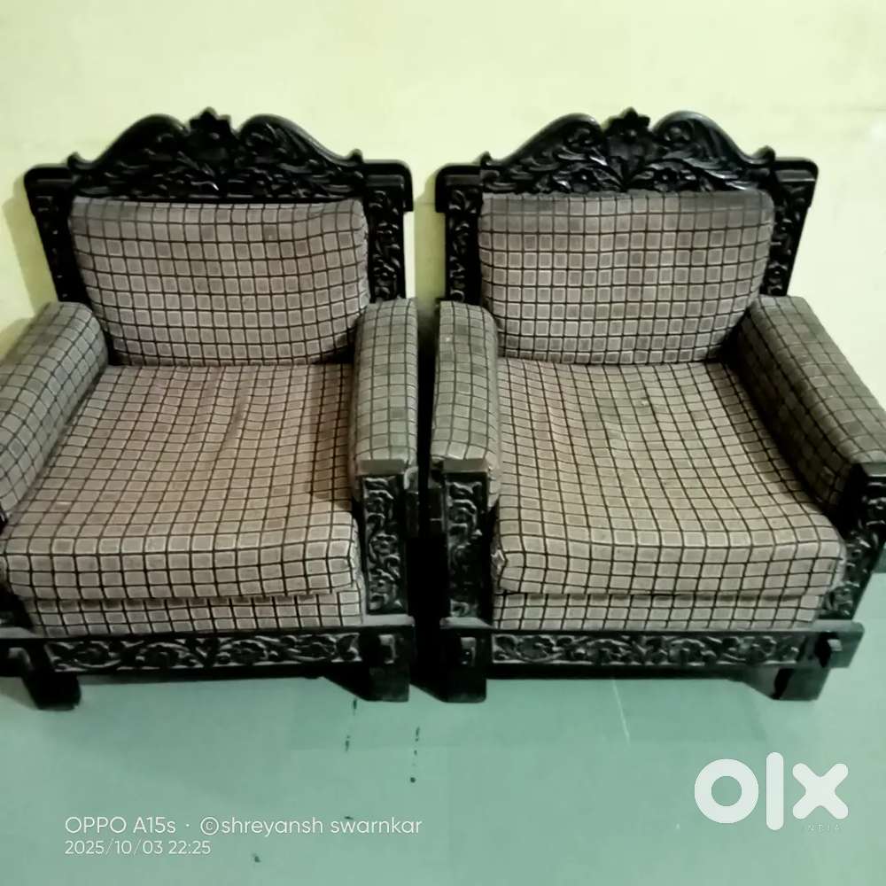 Sofa of seshum wood best quality