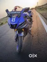 Yahama R15 V4 (2023)