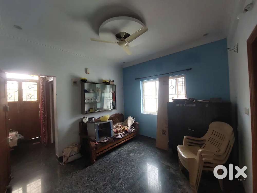 We r giving for family only like husband wife 1 or 2 childer no dogs