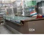 Counter full furnished with glass