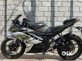 YAMAHA R15 v2 2️⃣0️⃣1️⃣7️⃣