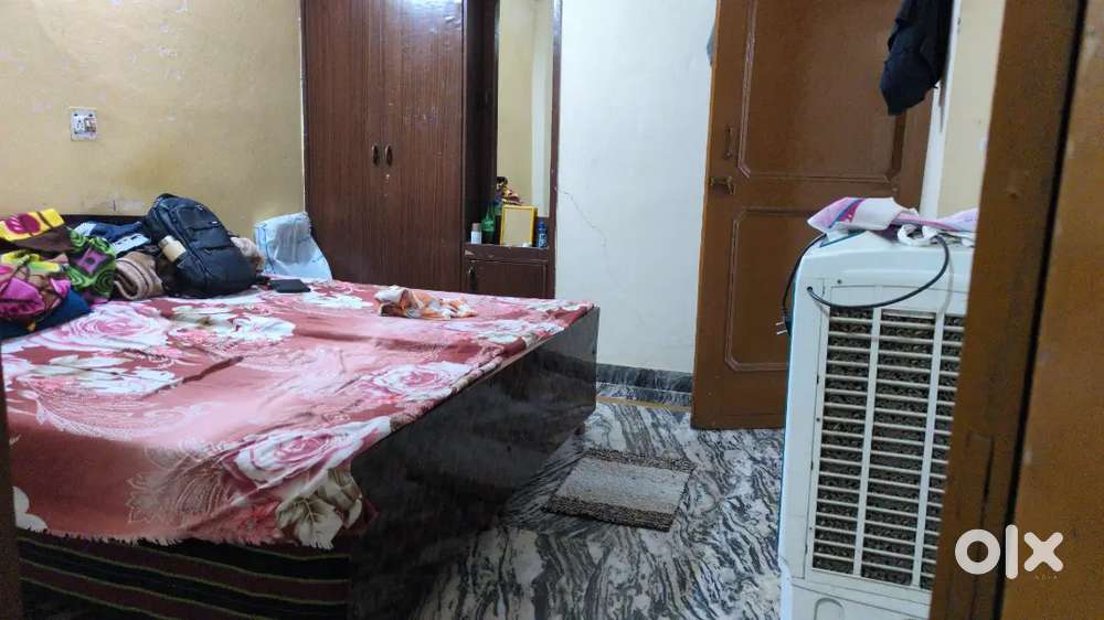 Looking for flatmate