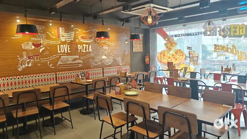 Pizza making and selling