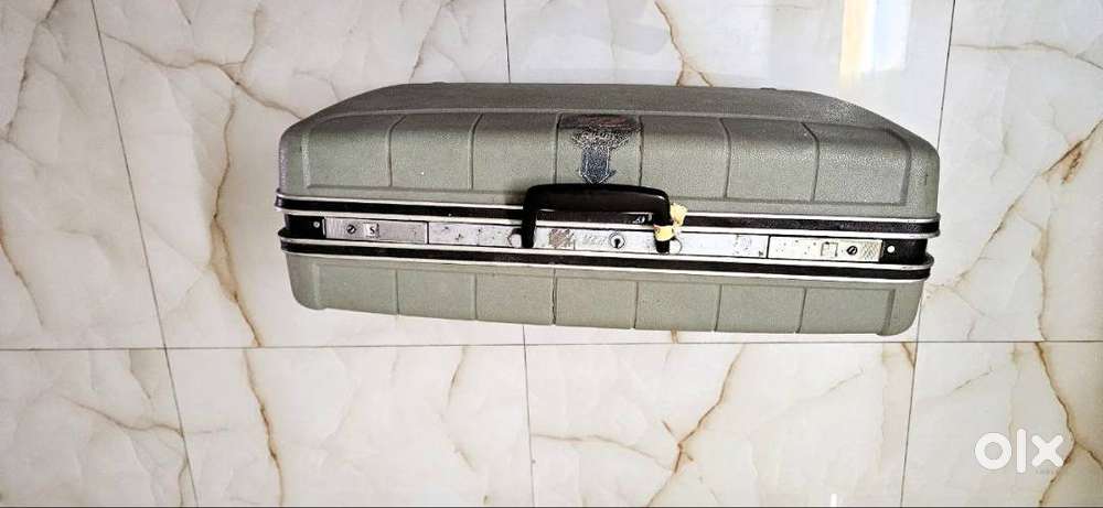 VIP Luggage(slight crack at the top) available for sale in Saltlake