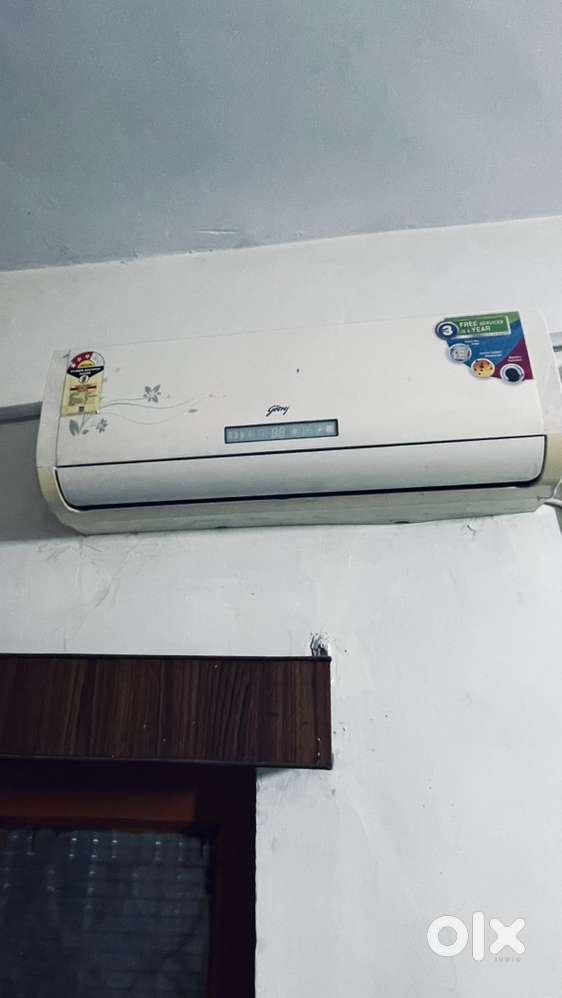 Urgent Sale - 1 ton Godrej Split AC