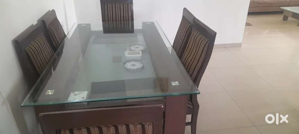 6 seater dining table