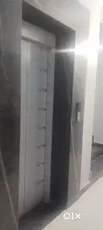 Suitable for office, with lift and wash room