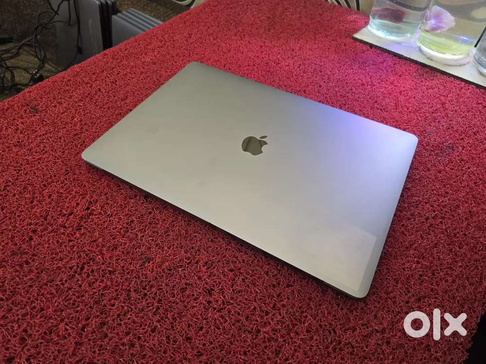 Apple Macbook Pro 2020 i7 16gb 512gb 5.5gb Graphics 16inch Retina