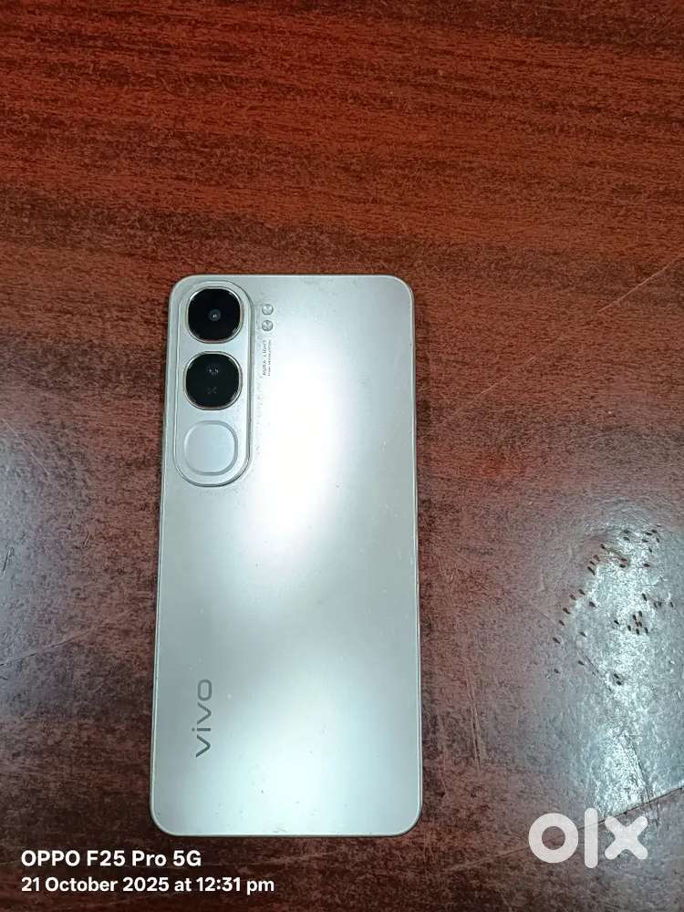 Vivo y300 5g with box and charger