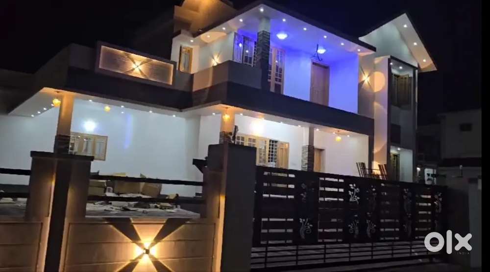 4 Bed House in Kurishummoodu changanassery