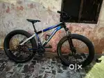 Fat tyre bicyle with gears of shimano