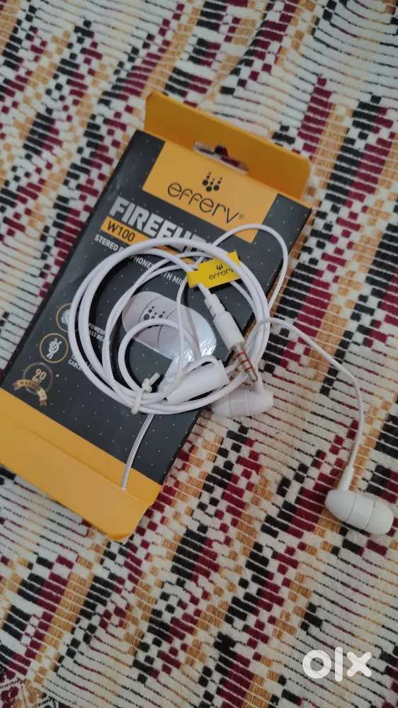 Earphone white colour