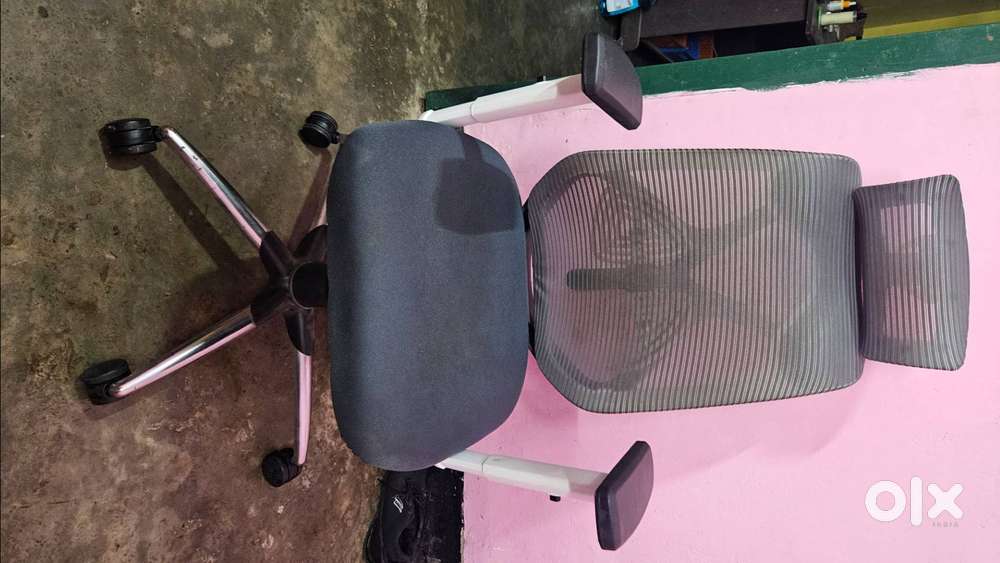 Computer White Chair for quick sale
