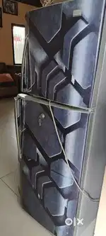 Fridge / refrigerator