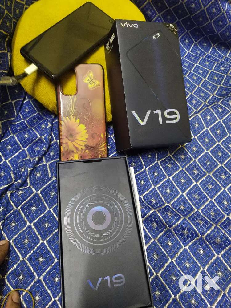 Vivo V19 8/256Gb available at 11k