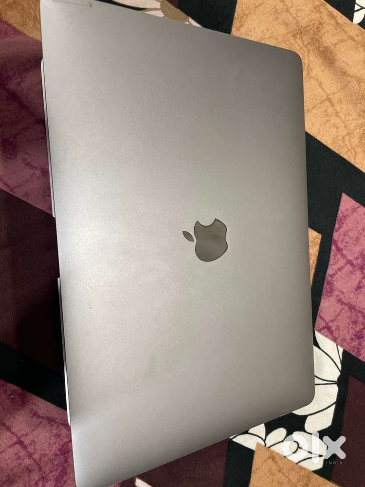 Apple macbook pro 13 inch core i5 8gb ram  2020