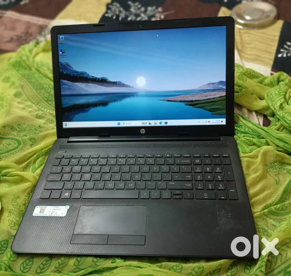 Hp Ryzen 5 with Redeon vega graphics 512gb SSD