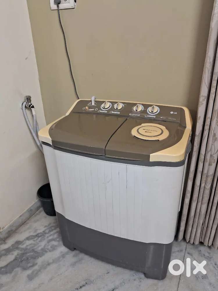 LG 6.5 kg semi-automatic washing machine