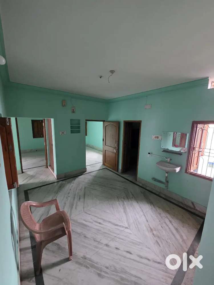 3bhk flat for rent near dav unit8 only families no bachelor